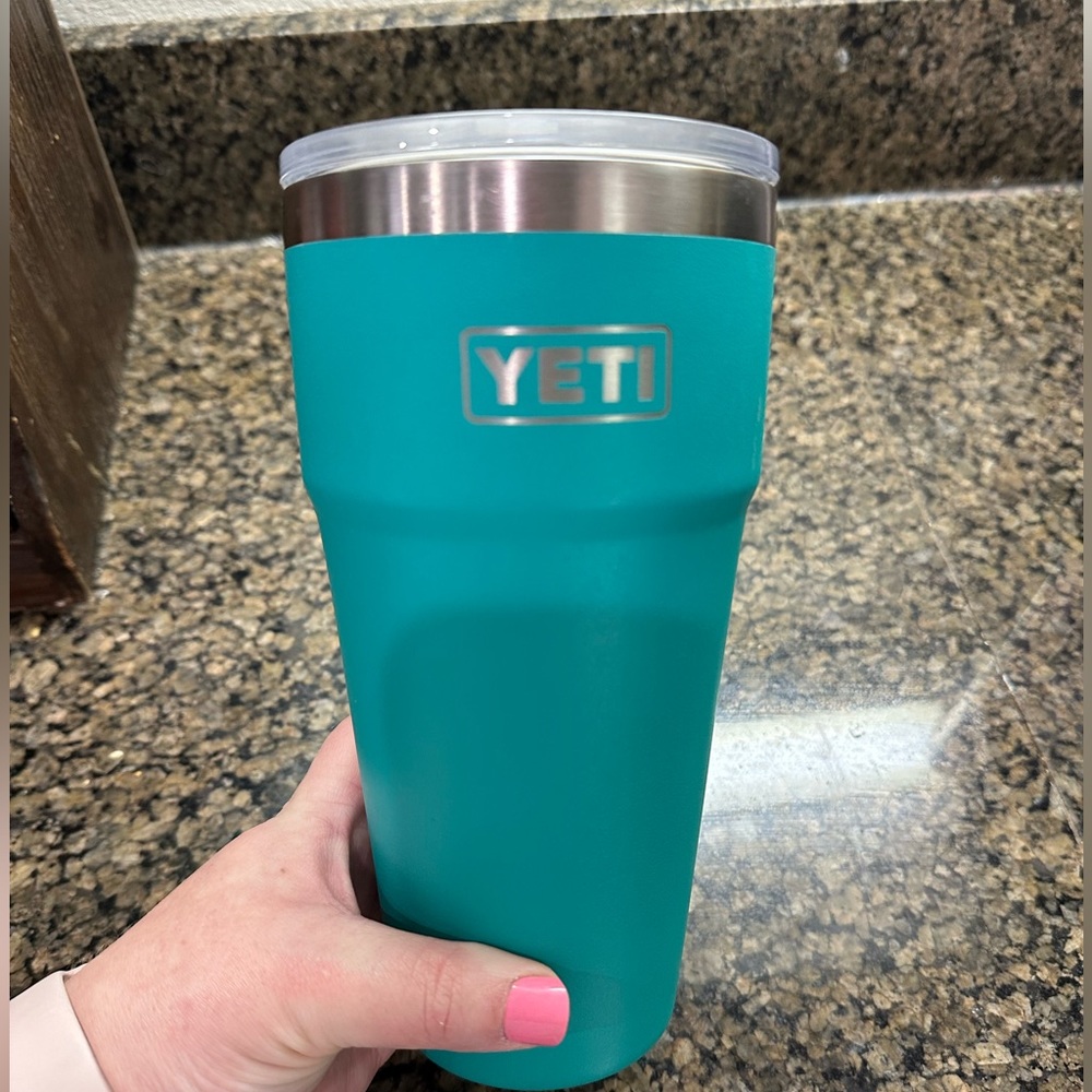 Yeti Tumbler 28 oz.